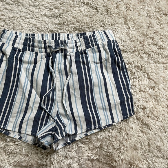 Divided From H&M Shorts Women’s 4 Tie Waist Striped Casual - Picture 2 of 14